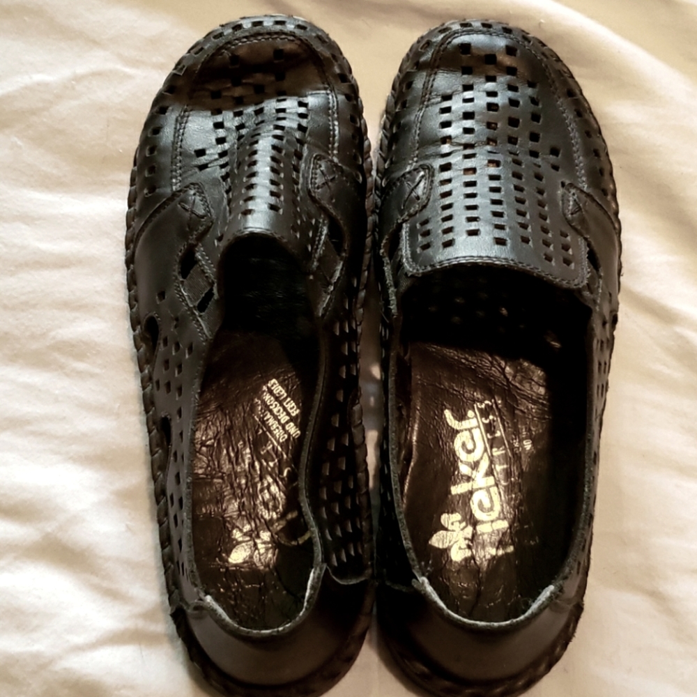 Black leather Rieker Antistress shoes